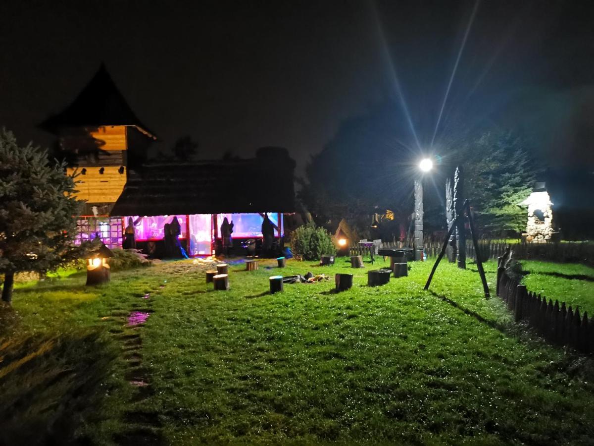 Hotel Grod Pedzikow Chęciny Exterior foto
